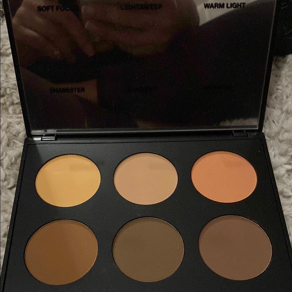 MAC Cosmetics Bronzer and Contour Palette Yellow and Tan
